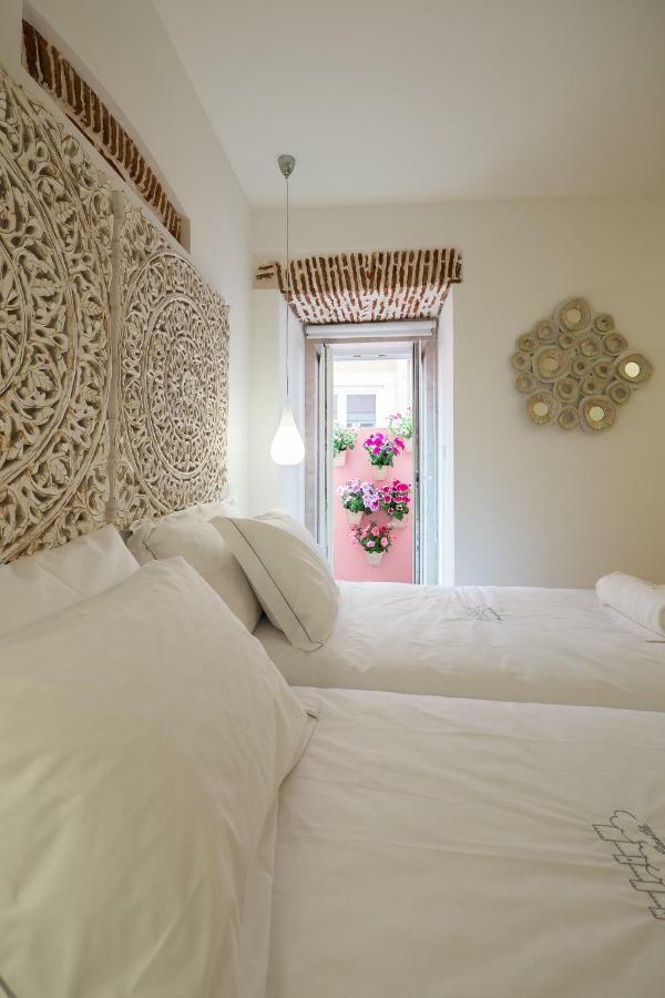 Sunshine House - Exclusive Apartment - Home By The Castle Lisboa Eksteriør billede